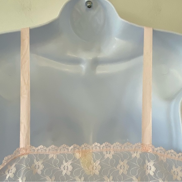 Vintage sheer pink floral lace slip chemise - Picture 7 of 9